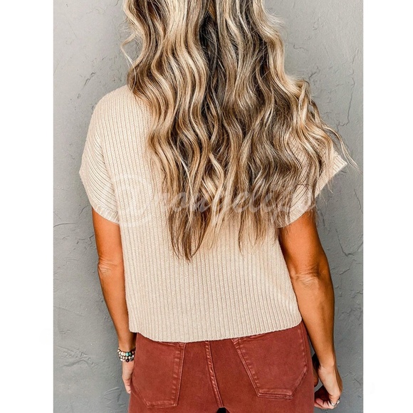 Knit Beige Spring/Fall Short Sleeve Pullover Sweater Top Front Pocket - Picture 3 of 8